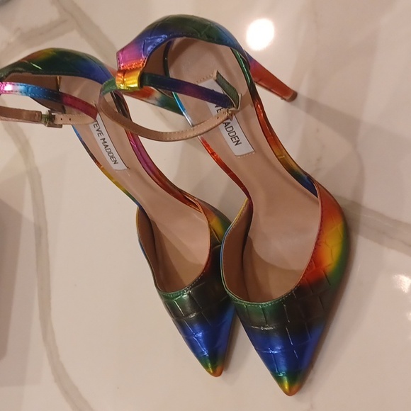 Steve Madden Alisha-R Metallic Rainbow LGBT Pump High Heel W/flaw PRIDE SZ 9 - Picture 1 of 16